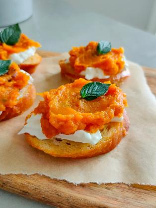 Burrata-Kürbis-Crostini