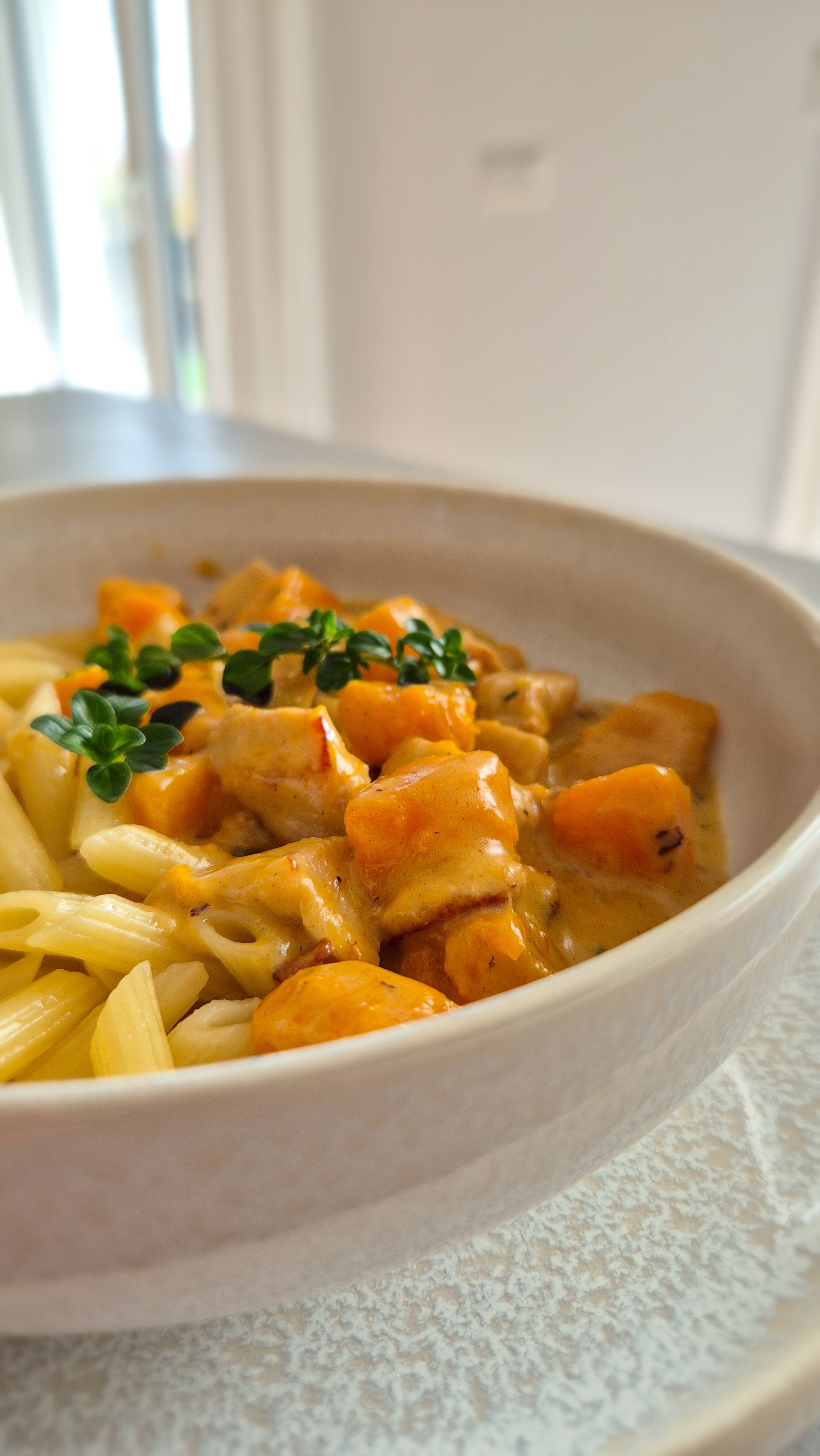 Herbstliche Pasta mit Hokkaido und Thymian - Thumbnail 3