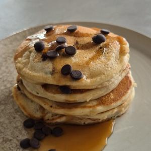 Chocolate Chip Banana Pancakes