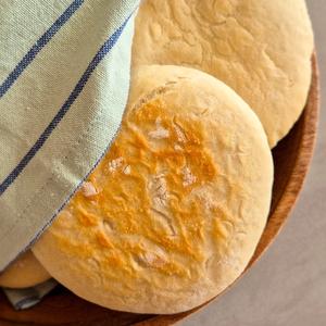 Fluffiges Pita-Brot: Der Alleskönner für deine Fusion-Küche