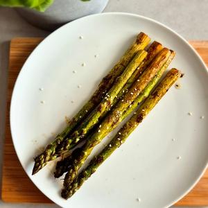 Gebratener Grüner Spargel