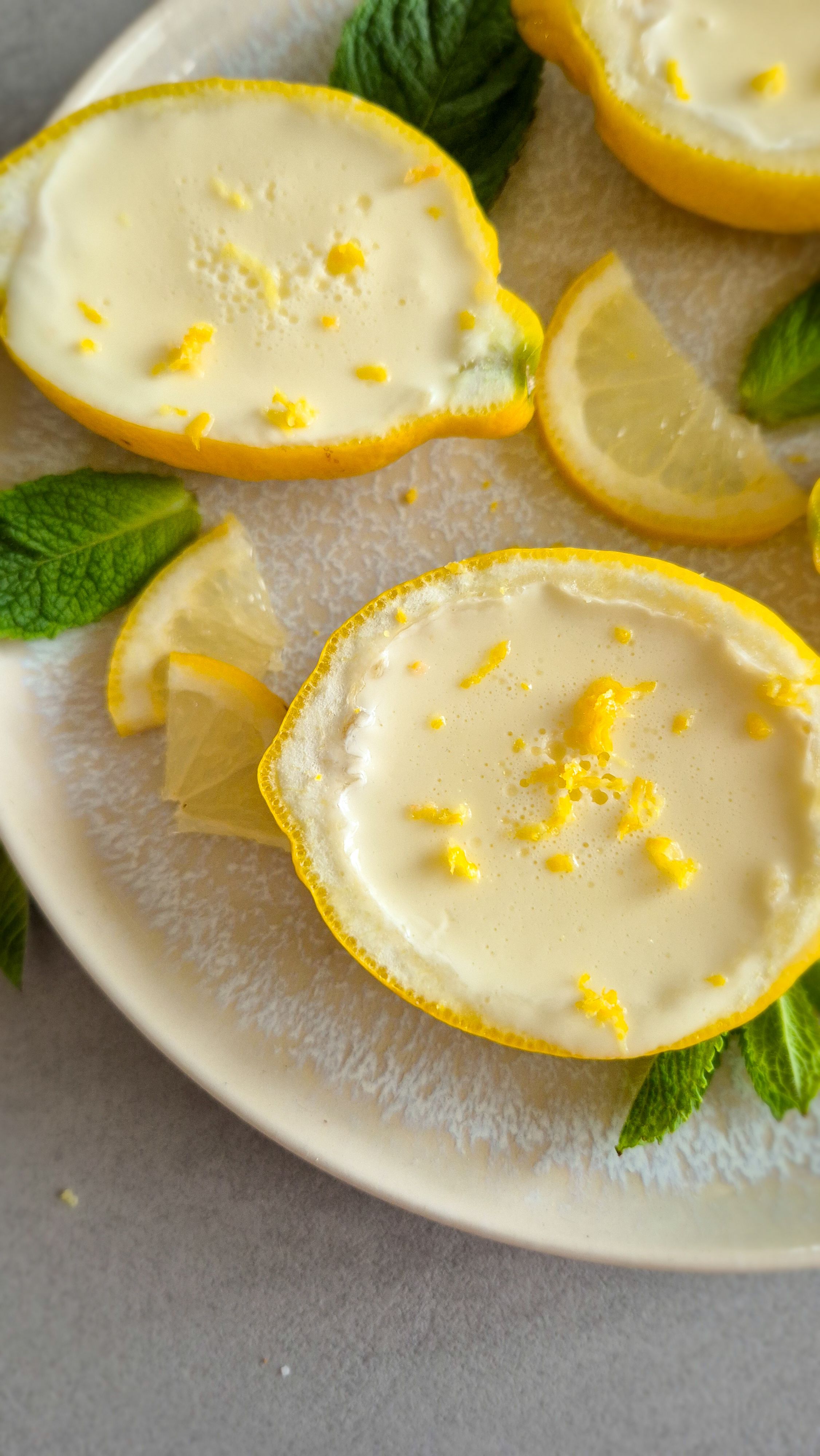 Lemon Posset - Zitronencreme aus nur 3 Zutaten ohne backen.