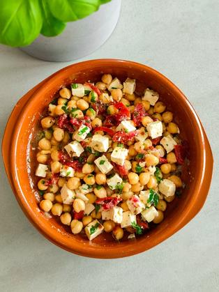 Mediterraner Kichererbsensalat