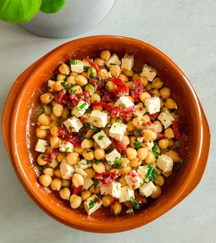 Mediterraner Kichererbsensalat