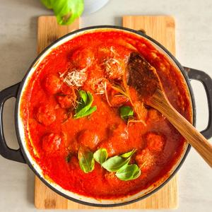 Meatballs in fruchtiger Pomodoro-Sauce