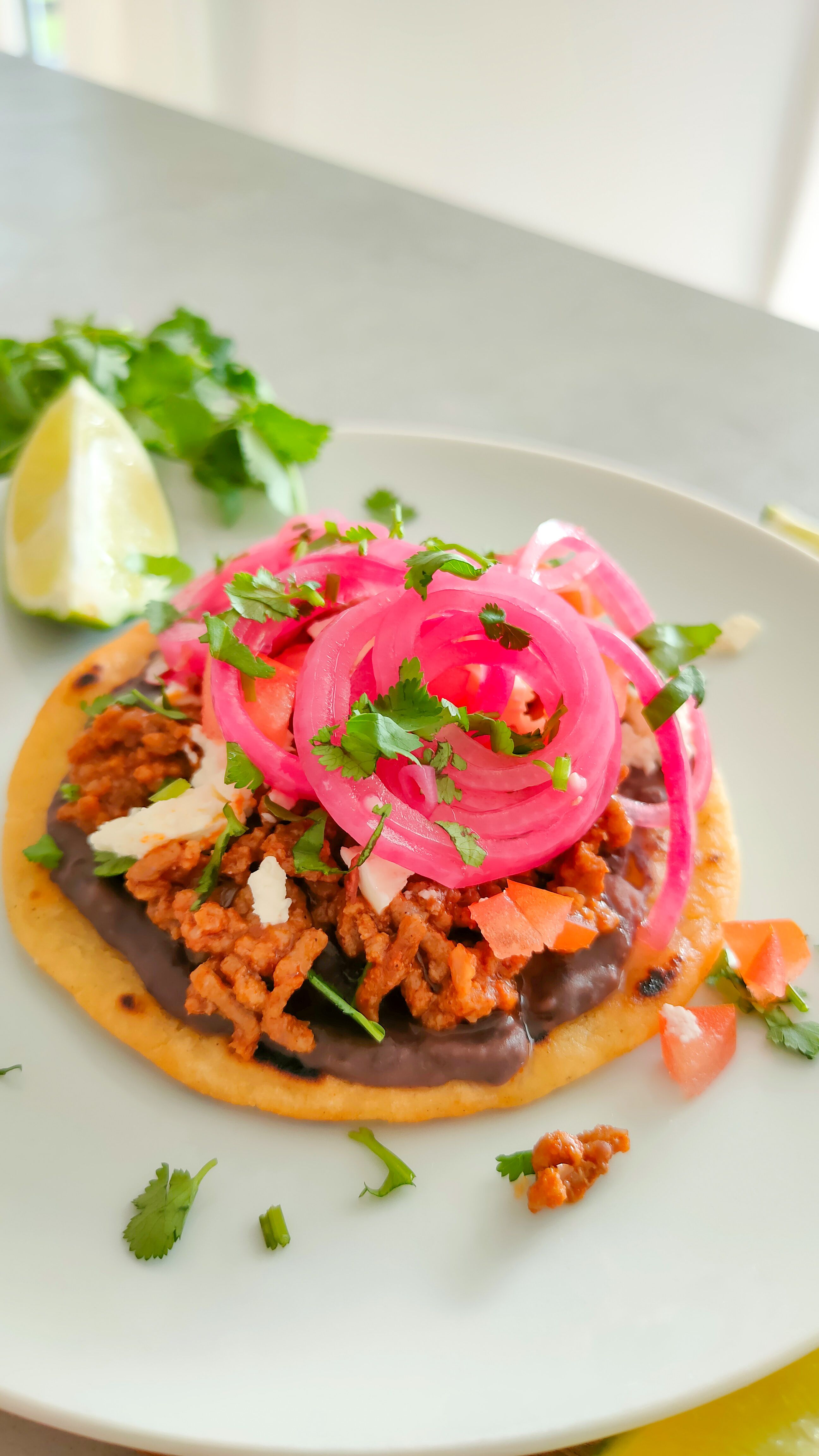 Klassische Tostadas: Der knusprige Streetfood-Traum aus Mittelamerika - Thumbnail 2