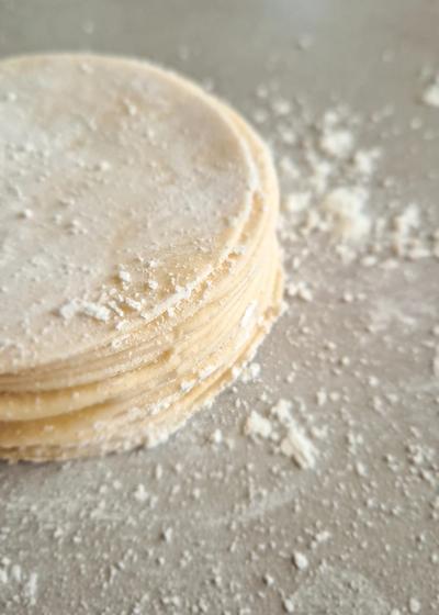 Selbstgemachter Teig für Dumplings - Bild 2