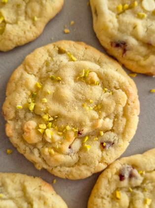 Chewy Pistazien-Cranberry Cookies