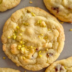 Chewy Pistazien-Cranberry Cookies