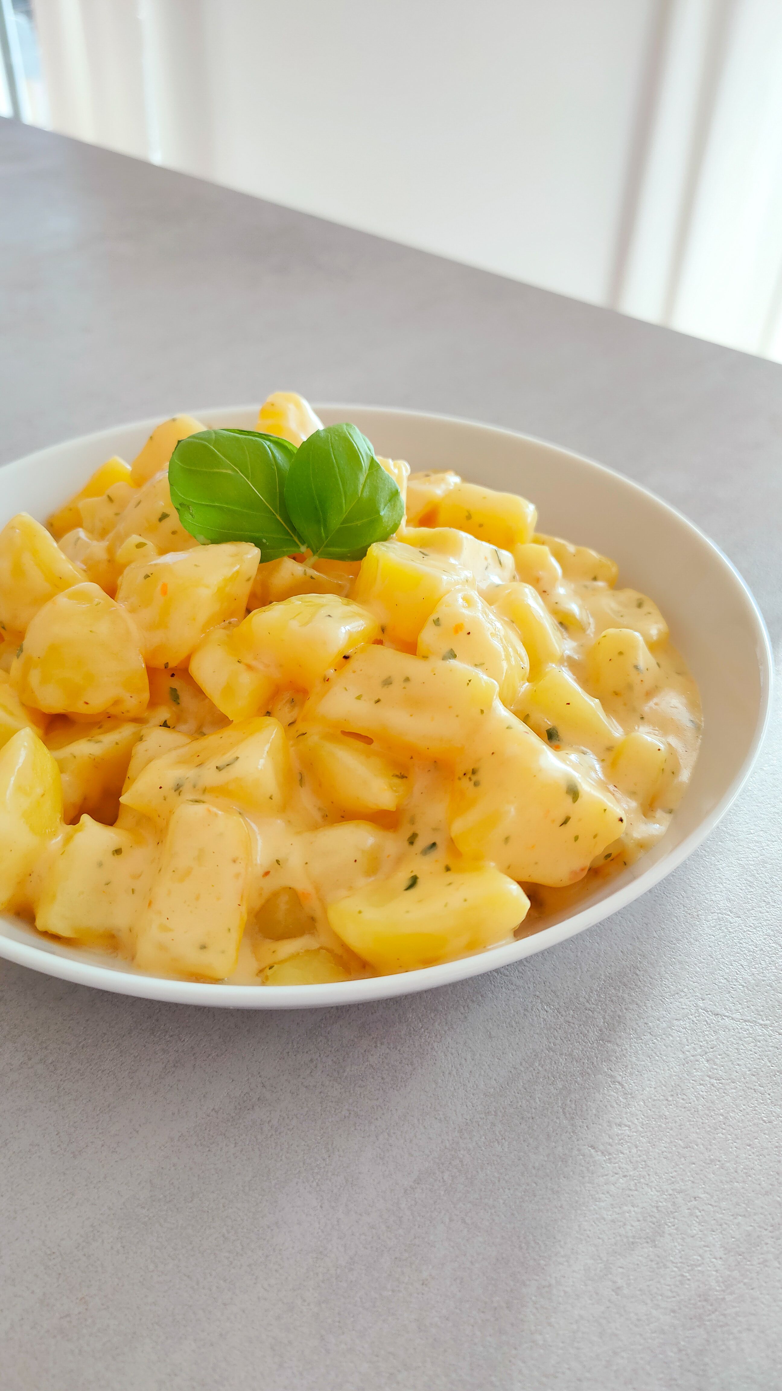 Schmelzkäse-Sahne-Kartoffeln als vegetarische Beilage oder einfaches Hauptgericht