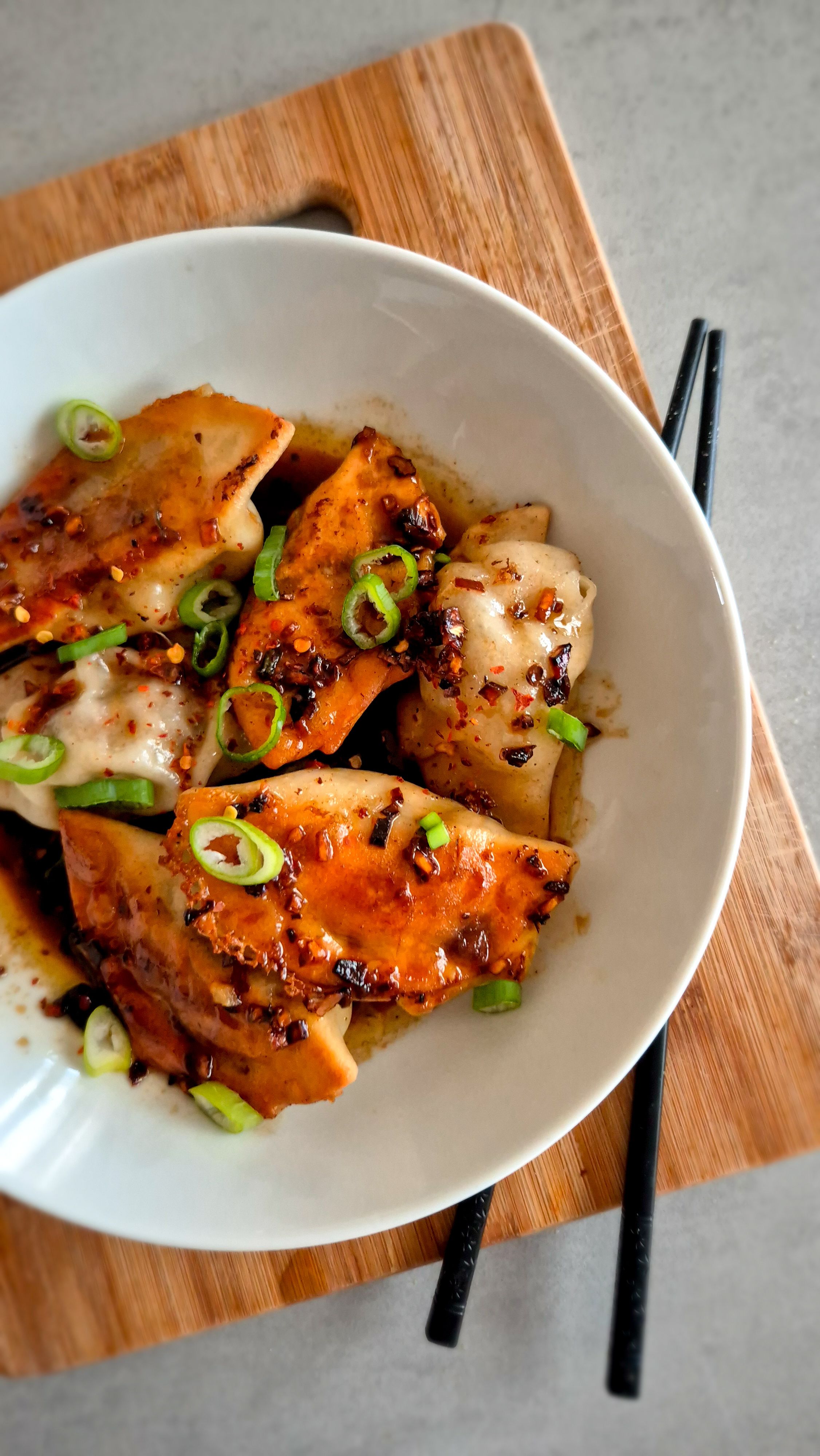 Gyoza in scharfer Chili Öl Sauce