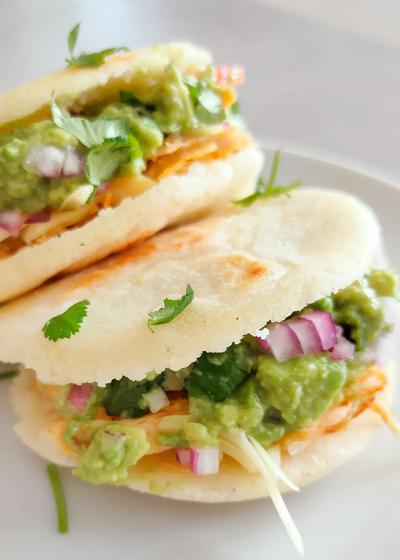 Arepas mit Hähnchen und Guacamole - Hauptbild
