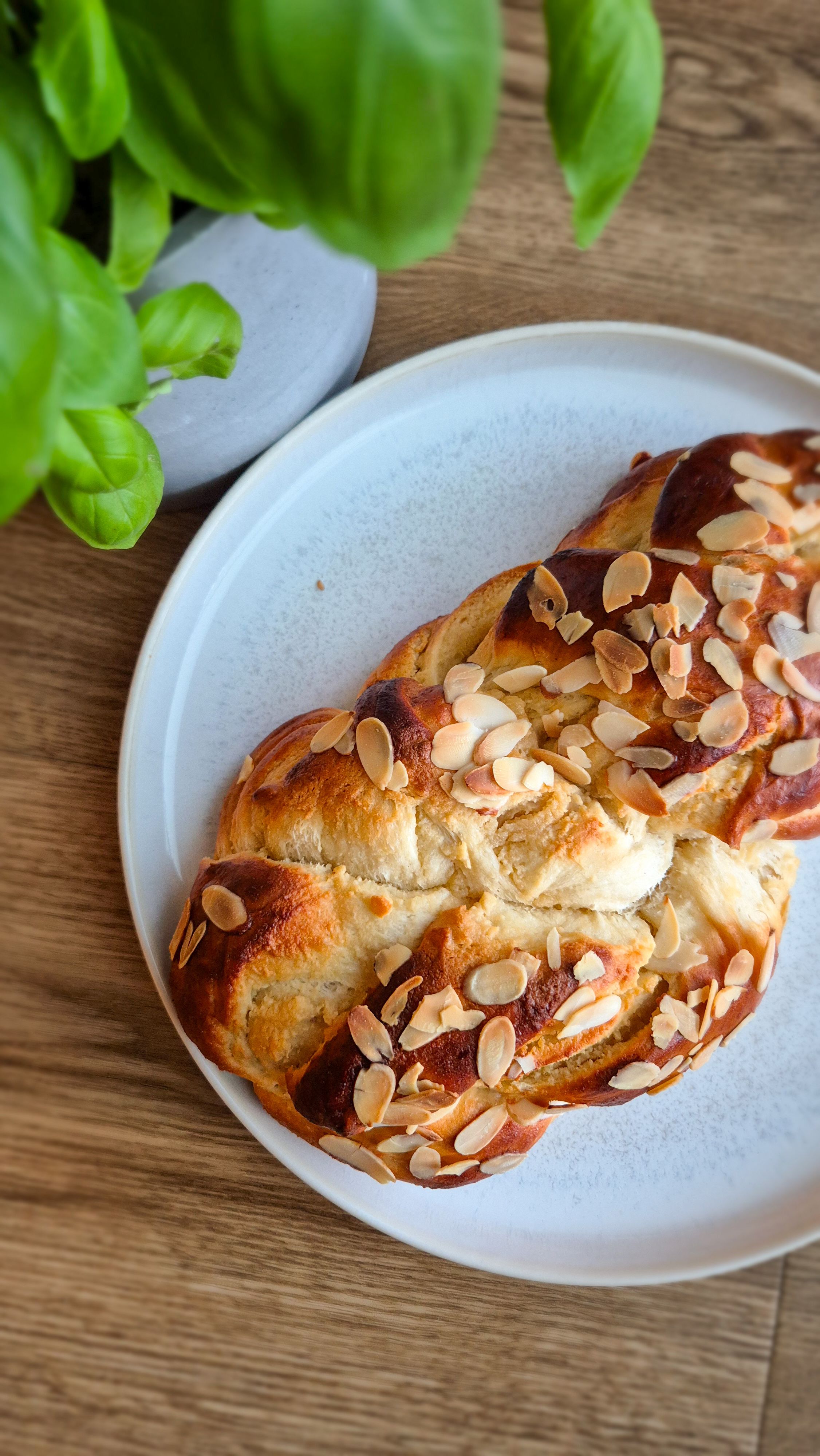 Marzipan Hefezopf – weich, aromatisch & perfekt für die Feiertage