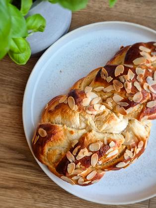Marzipan Hefezopf – weich, aromatisch & perfekt für die Feiertage