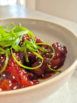 Yangnyeom Chicken - Koreanisches Fried Chicken mit süß-scharfer Sauce