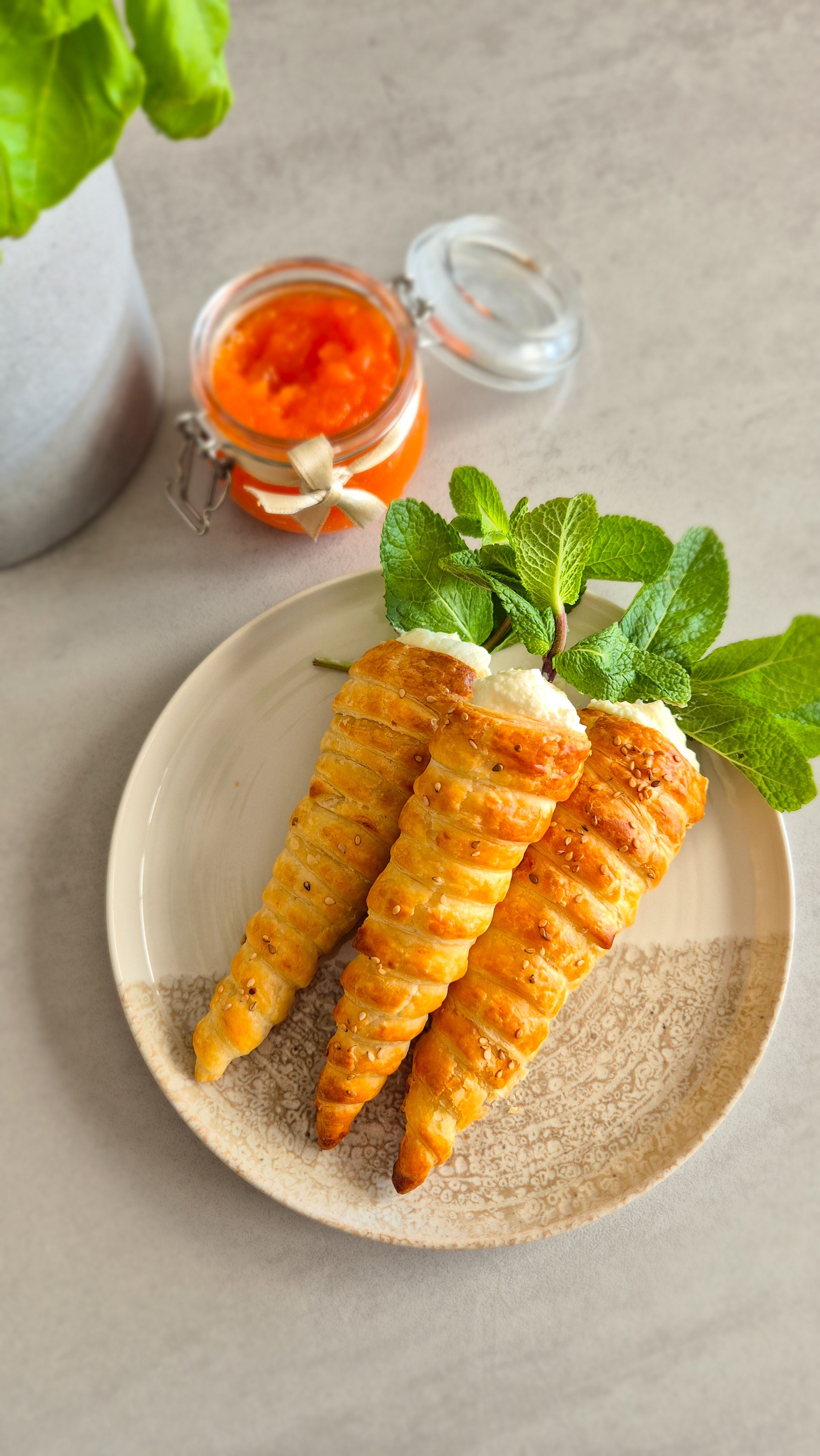 Blätterteig-Karotten mit zwei Füllungen (Süß & Herzhaft)