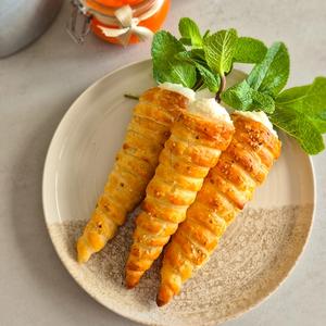 Blätterteig-Karotten mit zwei Füllungen (Süß & Herzhaft)