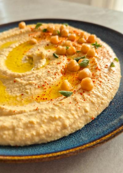 Hummus mit geröstetem Knoblauch - Bild 3