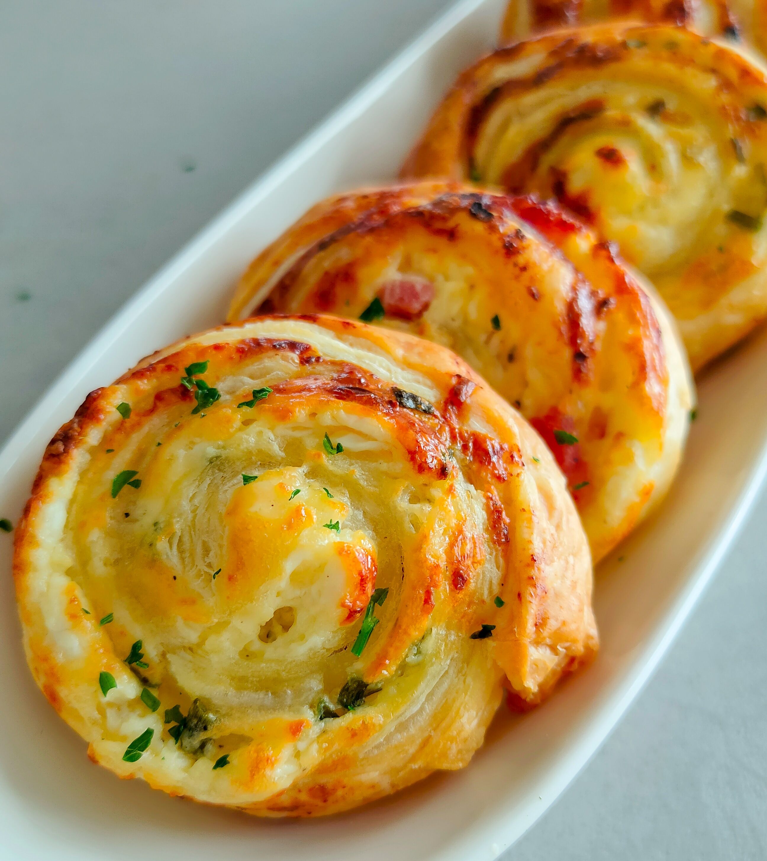 Blätterteigschnecken mit Hüttenkäse