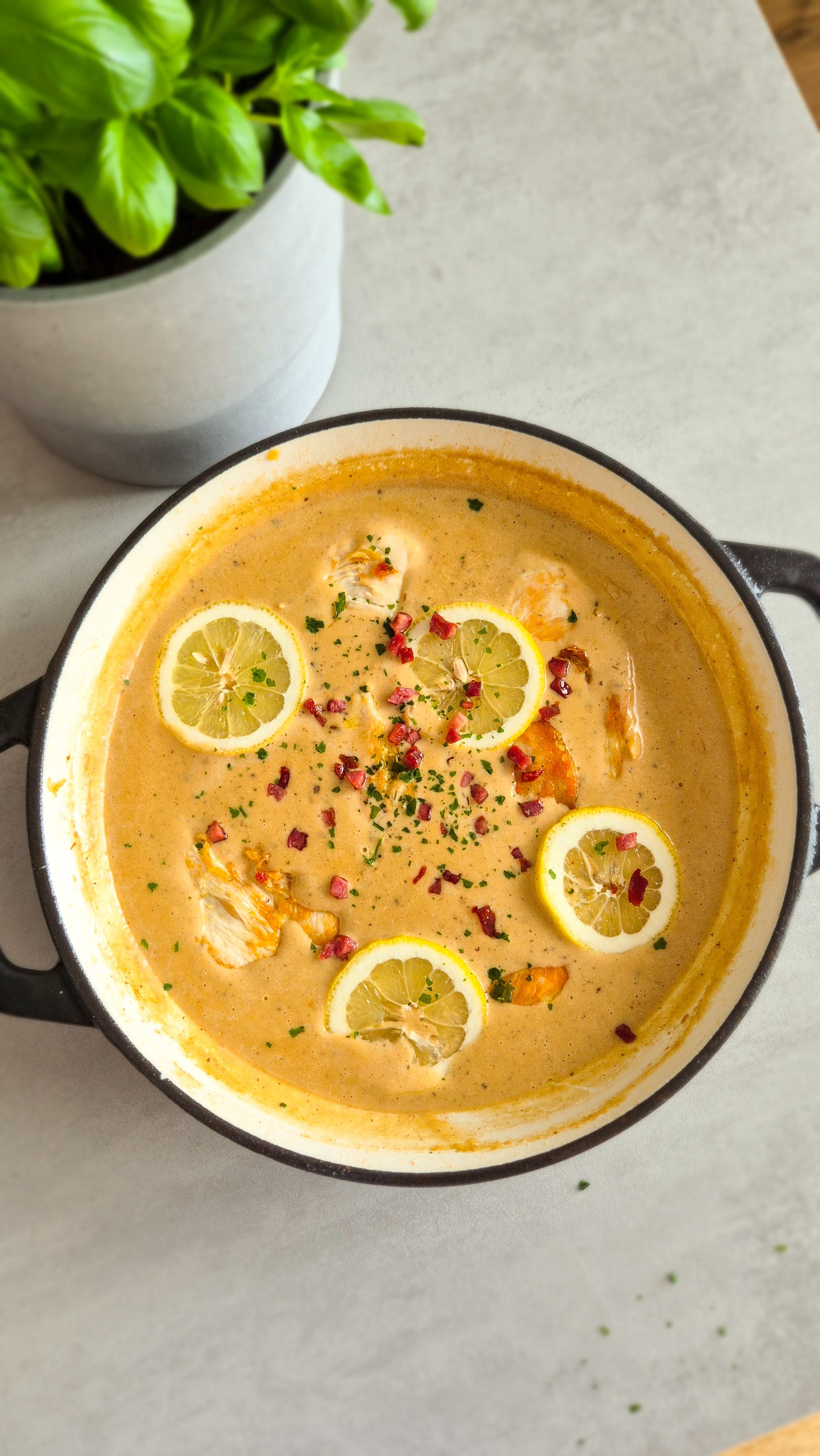 Hähnchen in Zitronen-Sahne-Sauce