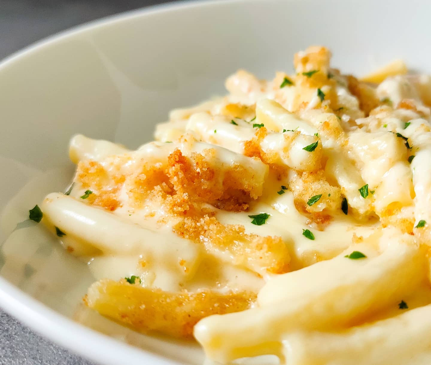 Mac’n’Cheese: Das ultimative Comfort Food aus den USA – super cremig & goldbraun gebacken