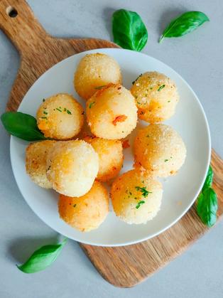 Knusprige Kartoffel-Käse-Bällchen