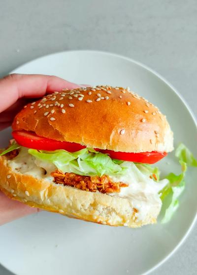 Crispy Caesar Salad Chicken Burger - Bild 2