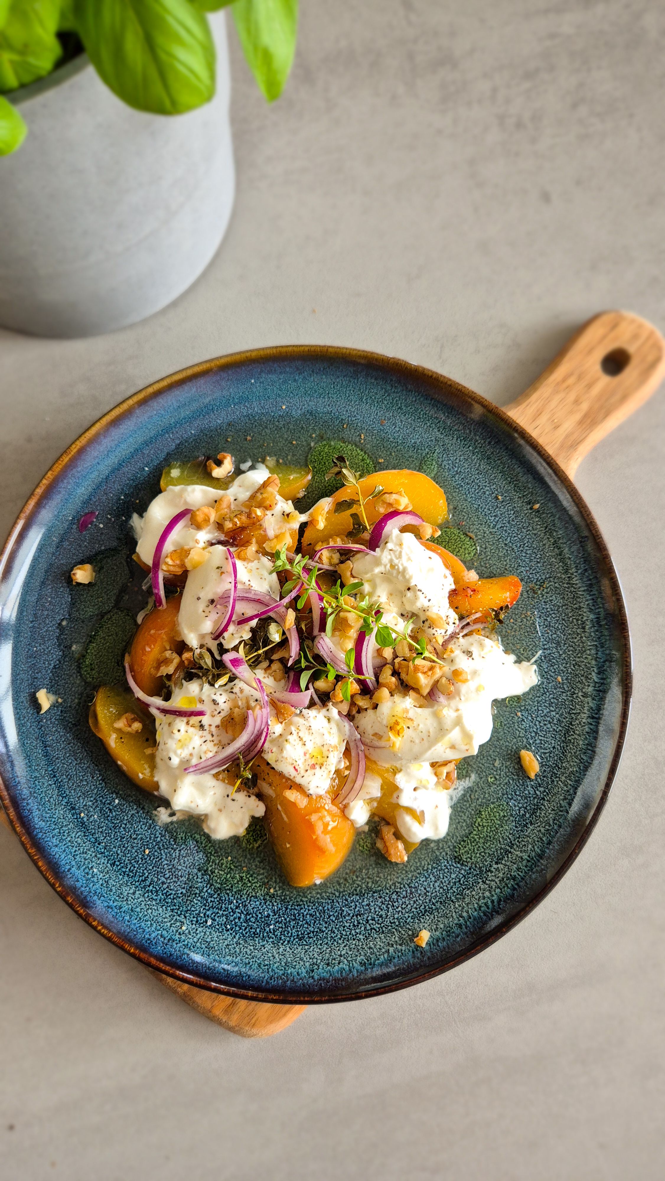 Gebackener Pfirsich mit Burrata