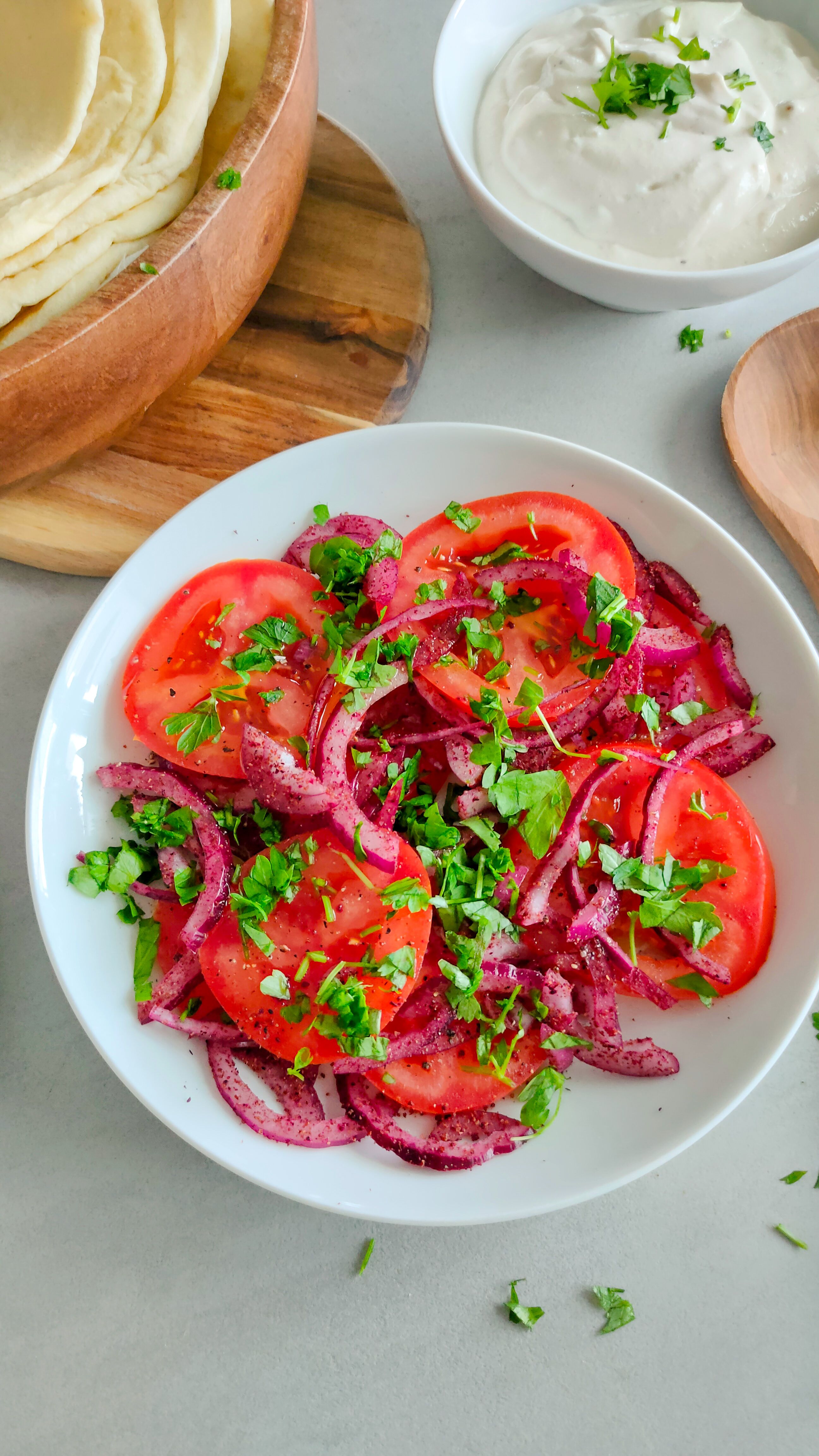 Orientalischer Tomaten-Zwiebelsalat - Bild 2