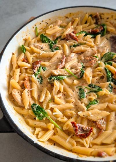 Cremige Marry Me Chicken Pasta als One Pot Pfanne.