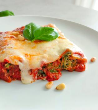 Cannelloni mit Spinat-Ricotta-Füllung und Béchamelsauce
