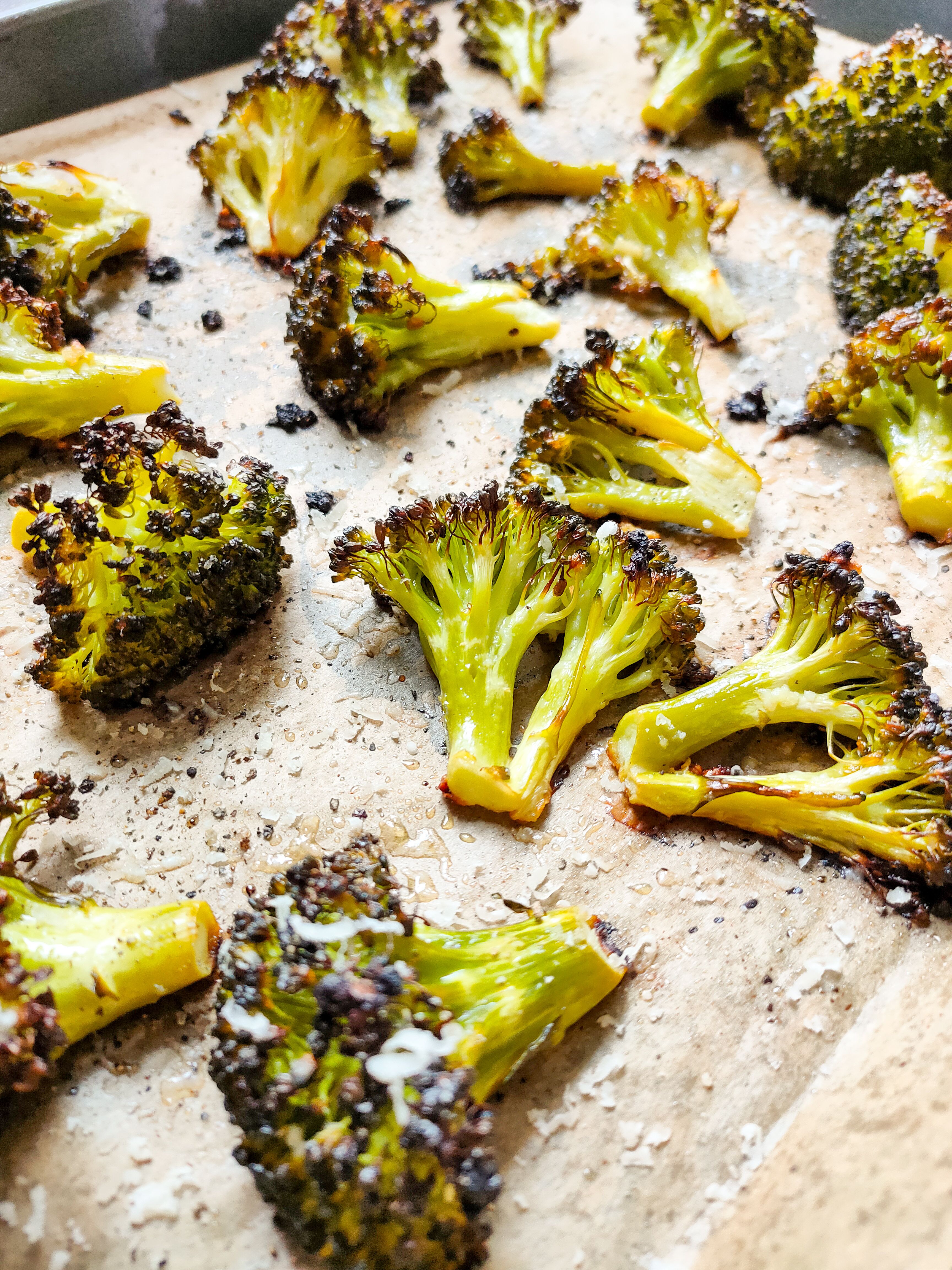 Knuspriger Brokkoli aus dem Ofen