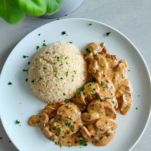 Schweinemedaillons in Champignon-Sahne-Sauce