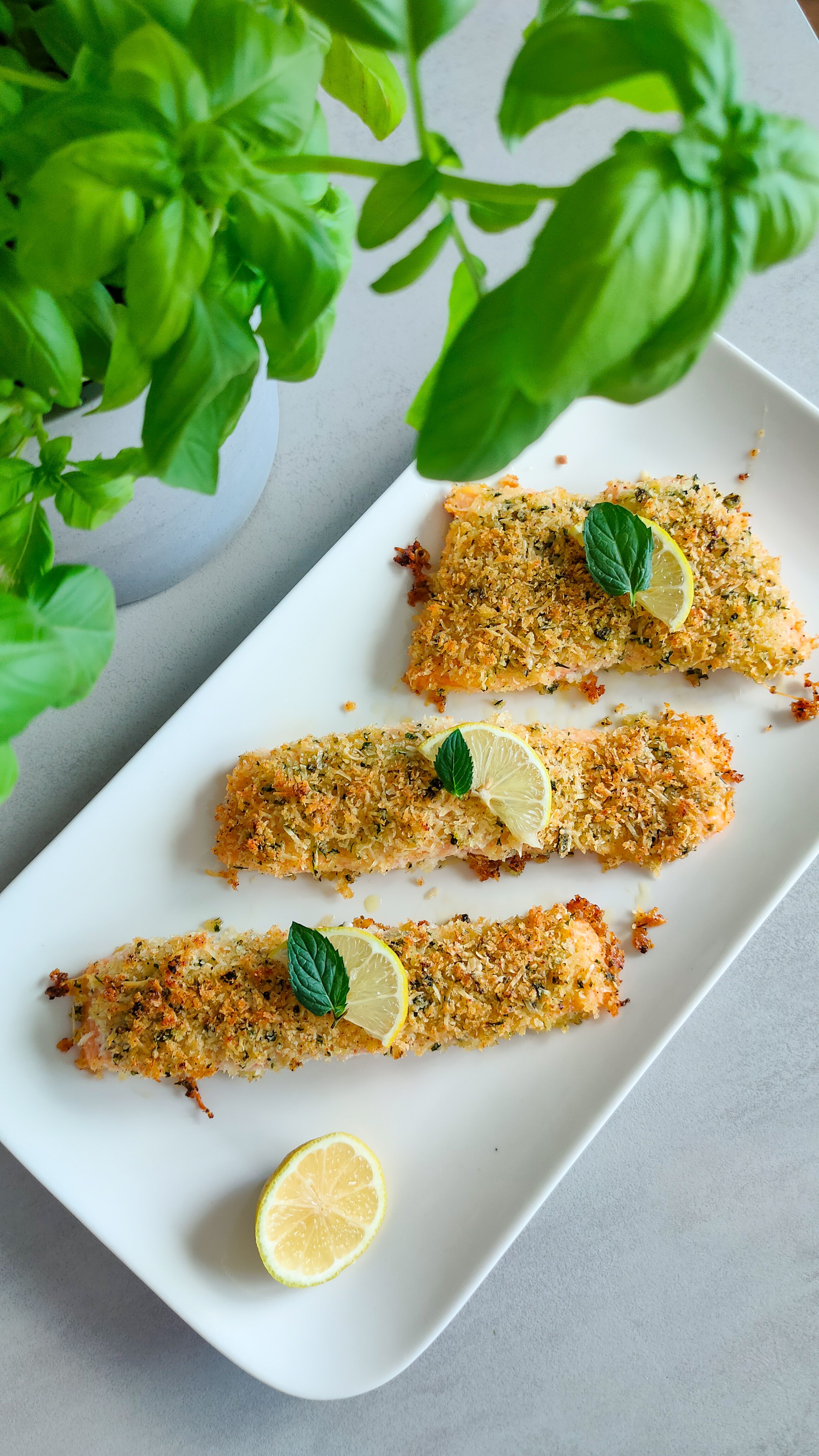 Gebackener Lachs mit knuspriger Parmesankruste