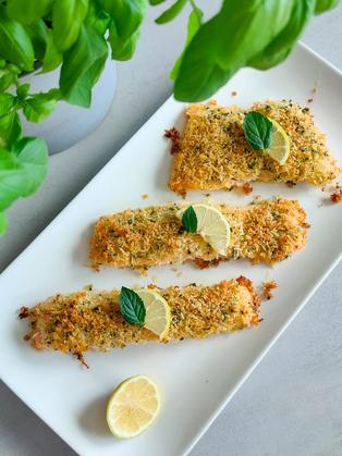 Gebackener Lachs mit knuspriger Parmesankruste