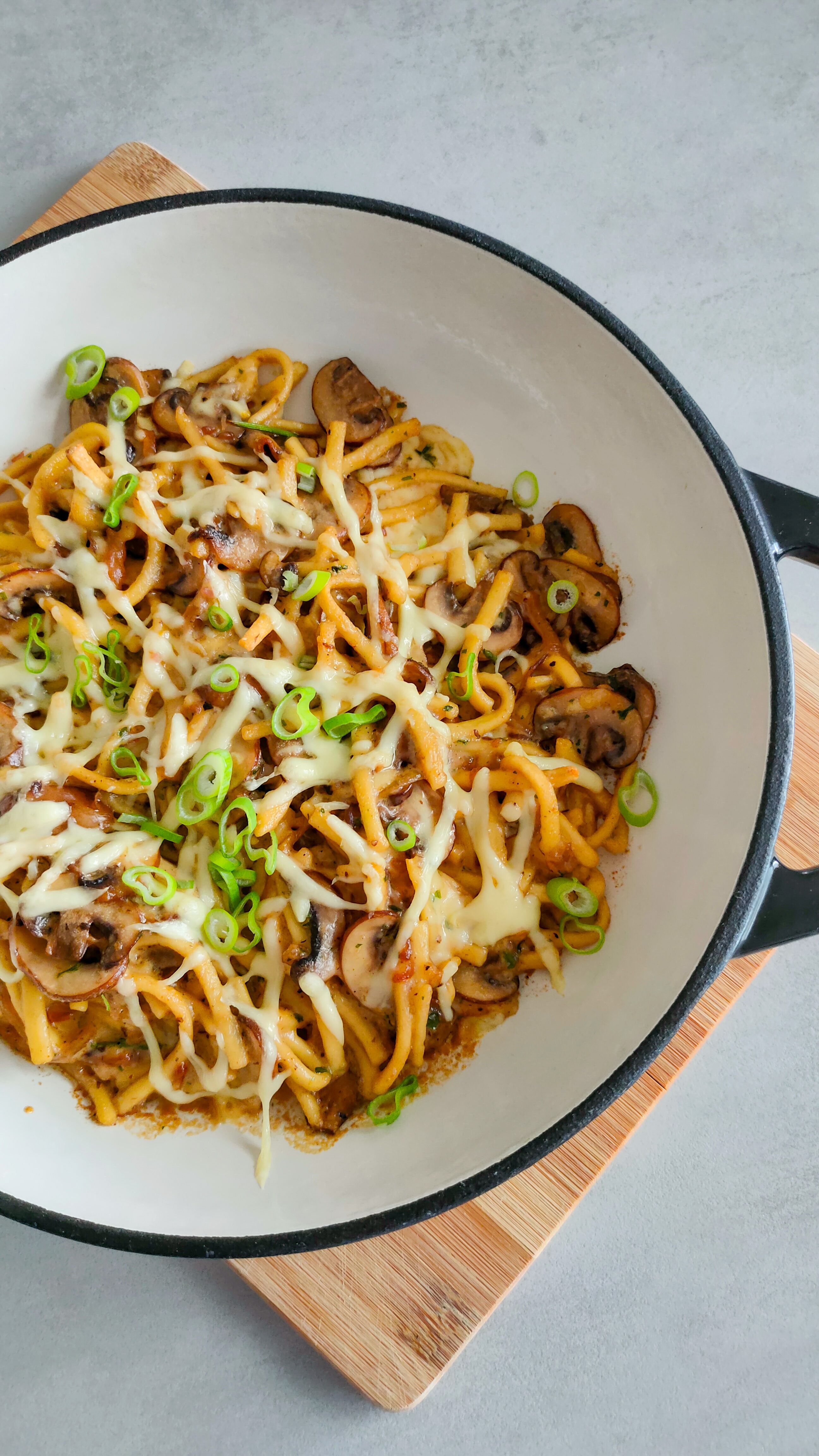 Überbackene Spätzle mit Champignons