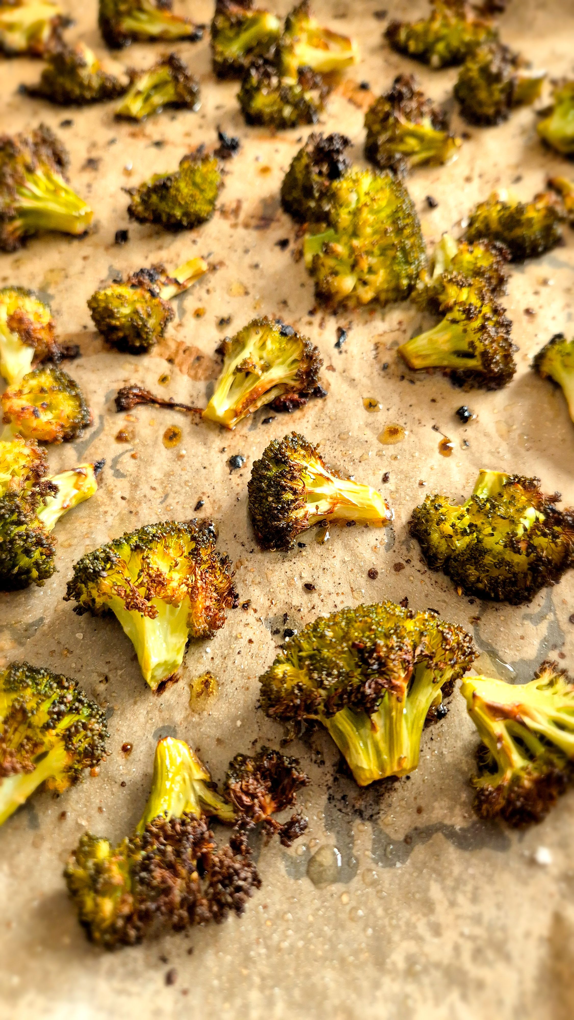 Knuspriger Brokkoli aus dem Backofen Rezept