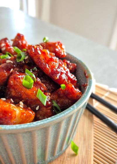 Dakgangjeong: Original Korean Fried Chicken – Knuspriges Hähnchen in süß-scharfer Glasur - Bild 2