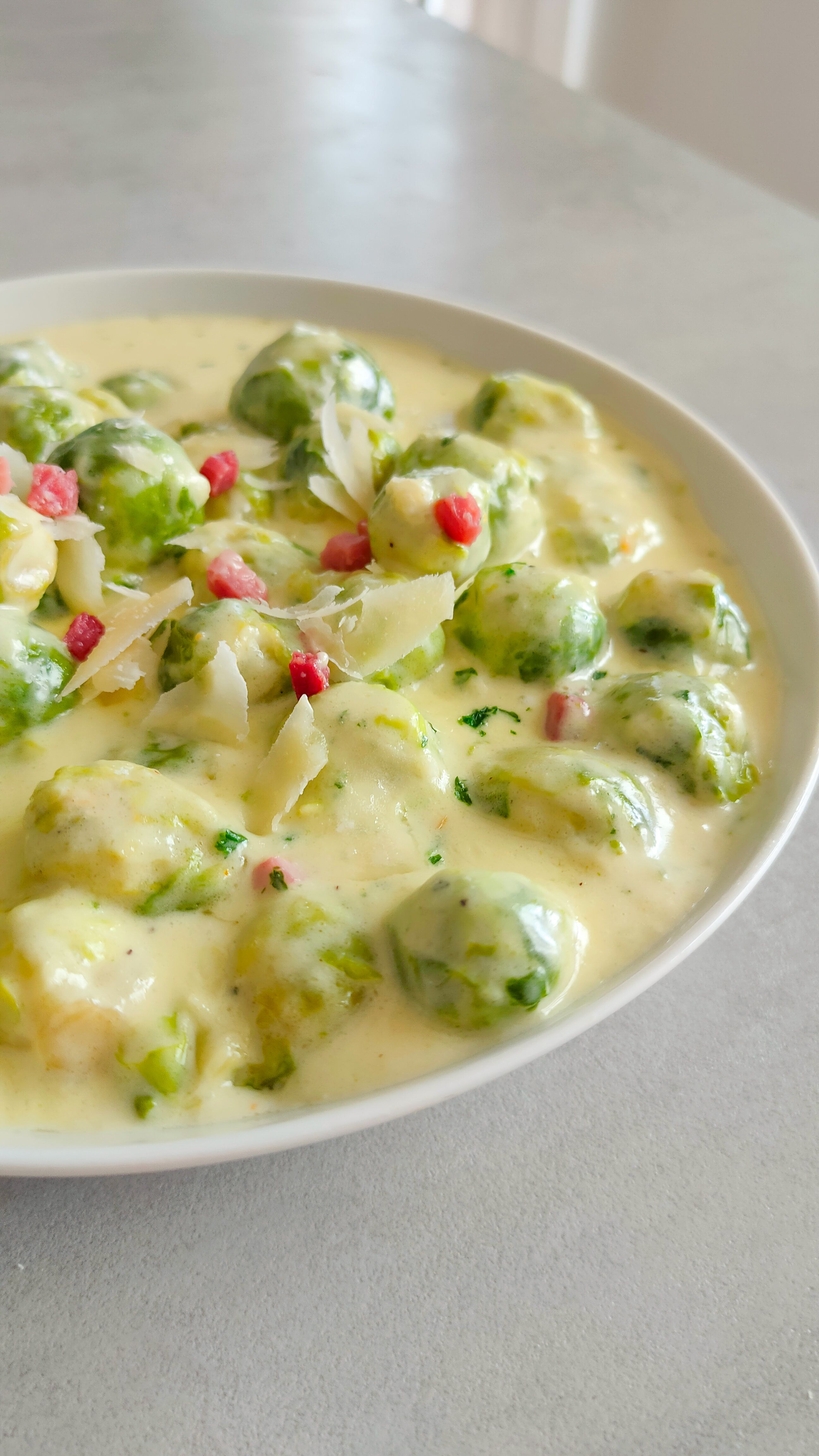 Rosenkohl in cremiger Sahne-Sauce