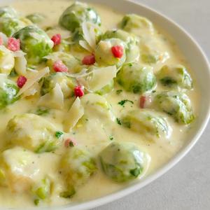 Rosenkohl in cremiger Sahne-Sauce