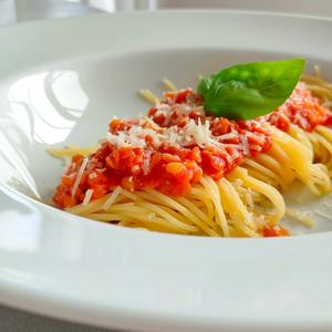 Rote Linsen Bolognese mit Fenchelsamen