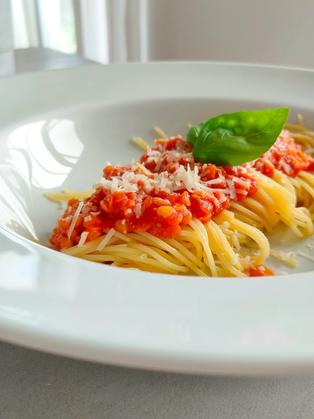 Rote Linsen Bolognese mit Fenchelsamen
