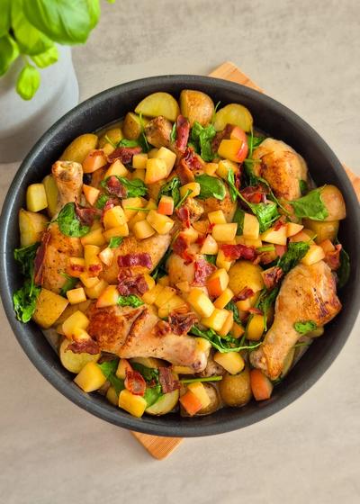 Herzhafte Apfel-Kartoffel-Hähnchen-Pfanne: Das perfekte One-Pan-Dinner - Hauptbild