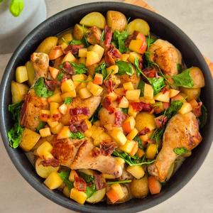 Herzhafte Apfel-Kartoffel-Hähnchen-Pfanne: Das perfekte One-Pan-Dinner