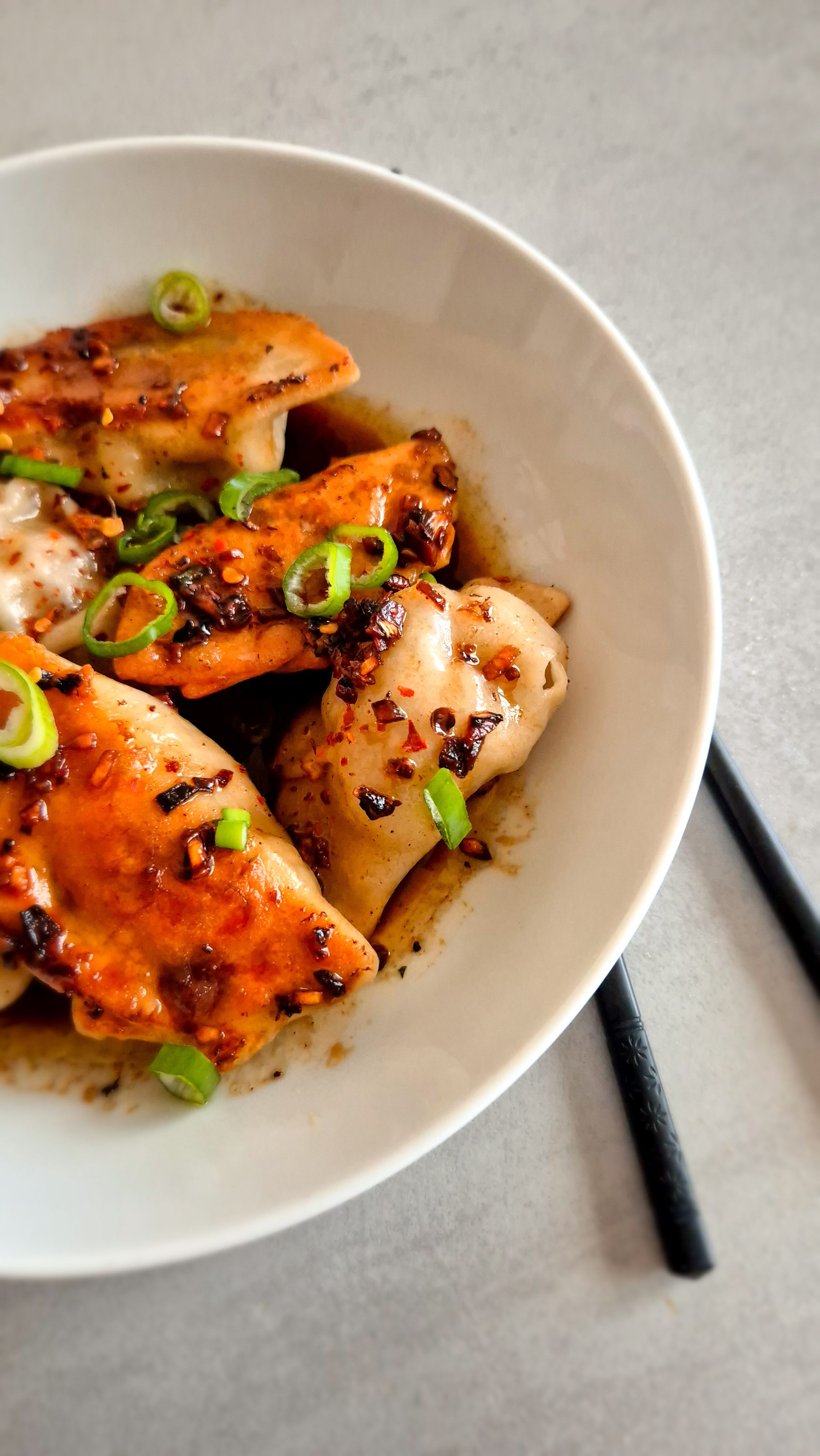 Gyoza in scharfer Chili Öl Sauce - Thumbnail 4