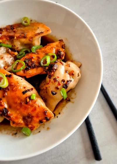 Gyoza in scharfer Chili Öl Sauce - Bild 4