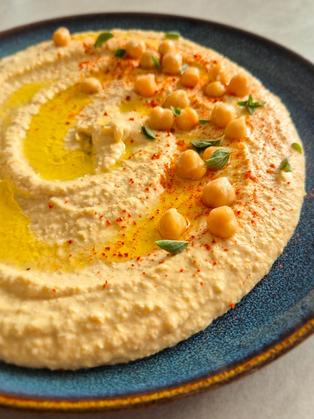 Hummus mit geröstetem Knoblauch