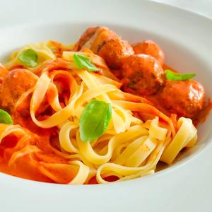 Spaghetti mit Fleischbällchen