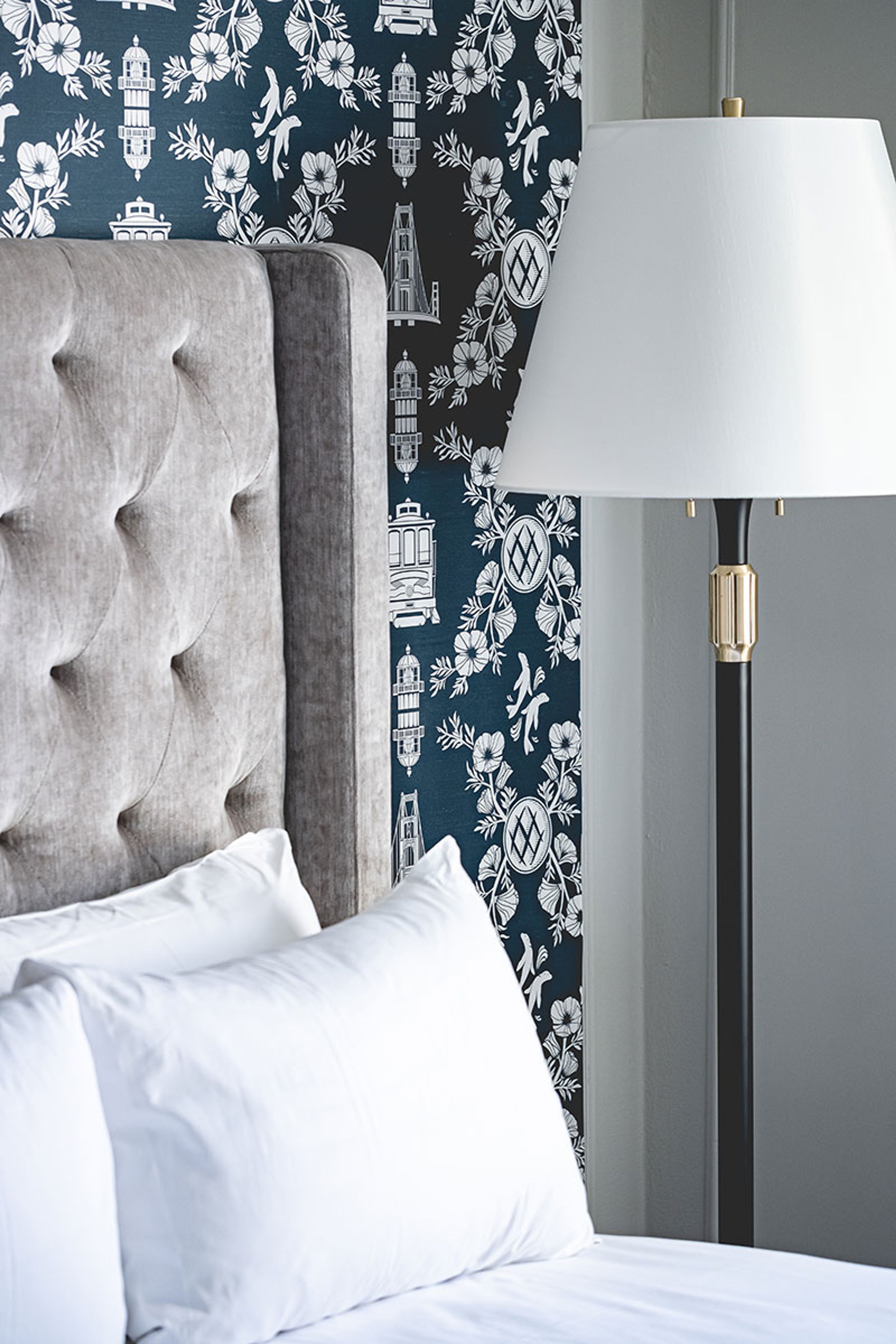 Beacon Grand - Classic Room Lamp