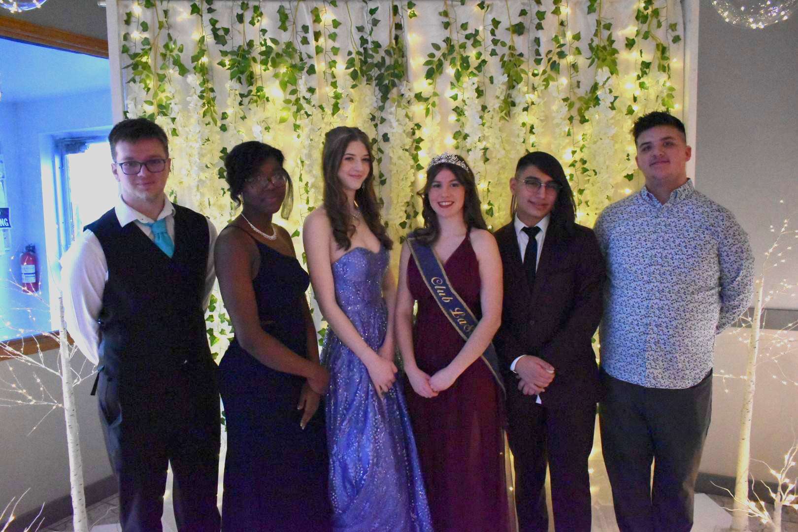 Les candidats et Mia